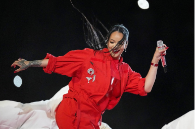 16 森海塞爾 Digital 6000 無線系統(tǒng)閃耀第 57 屆超級(jí)碗中場秀 Rihanna 表演現(xiàn)場530.png